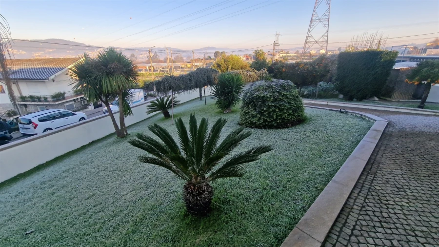 Moradia T4 para Venda em Serzedelo Foto 4