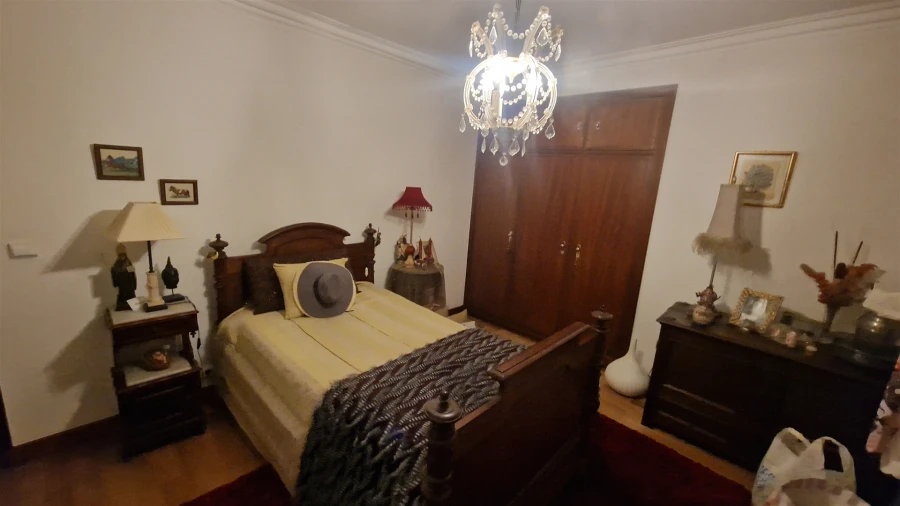 Moradia T4 para Venda em Serzedelo Foto 30