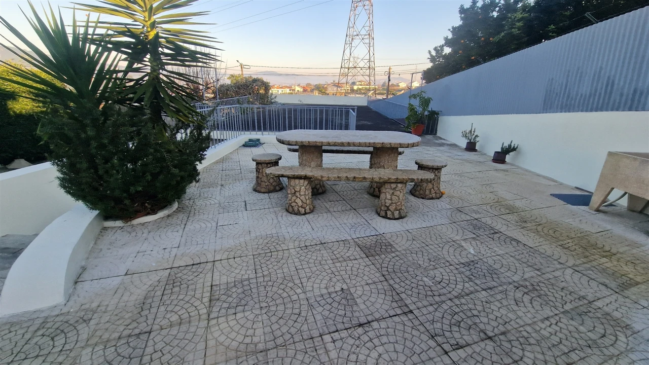 Moradia T4 para Venda em Serzedelo Foto 13