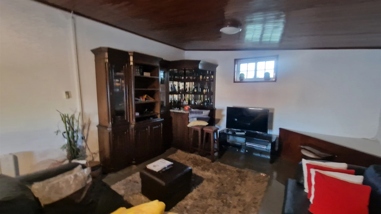 Moradia T4 para Venda em Serzedelo Foto 46