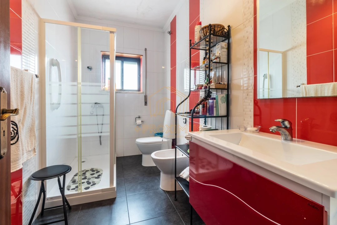 Moradia T5 para Venda em Tavarede Foto 17