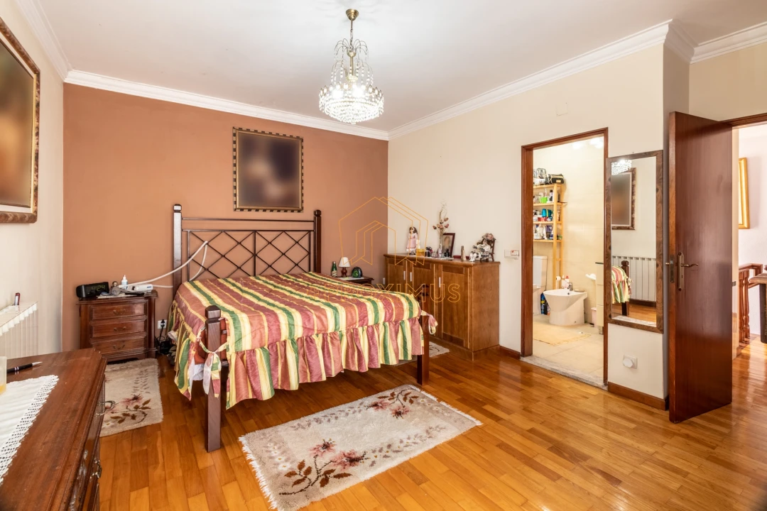 Moradia T5 para Venda em Tavarede Foto 30