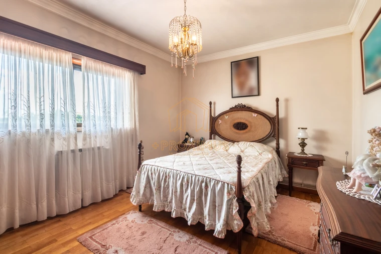 Moradia T5 para Venda em Tavarede Foto 24