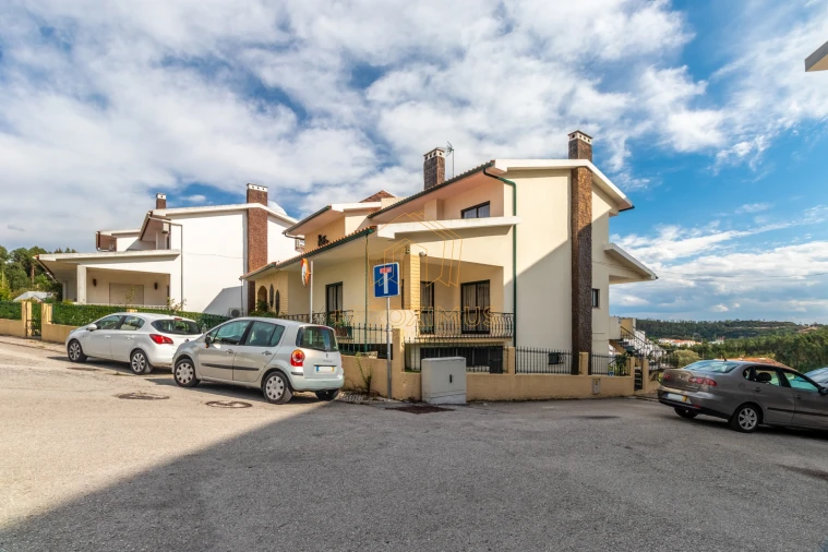 Moradia T5 para Venda em Tavarede Foto 45