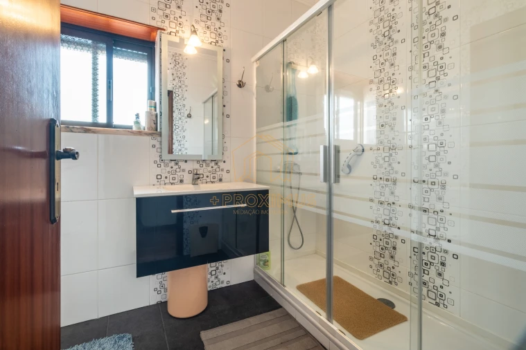 Moradia T5 para Venda em Tavarede Foto 28