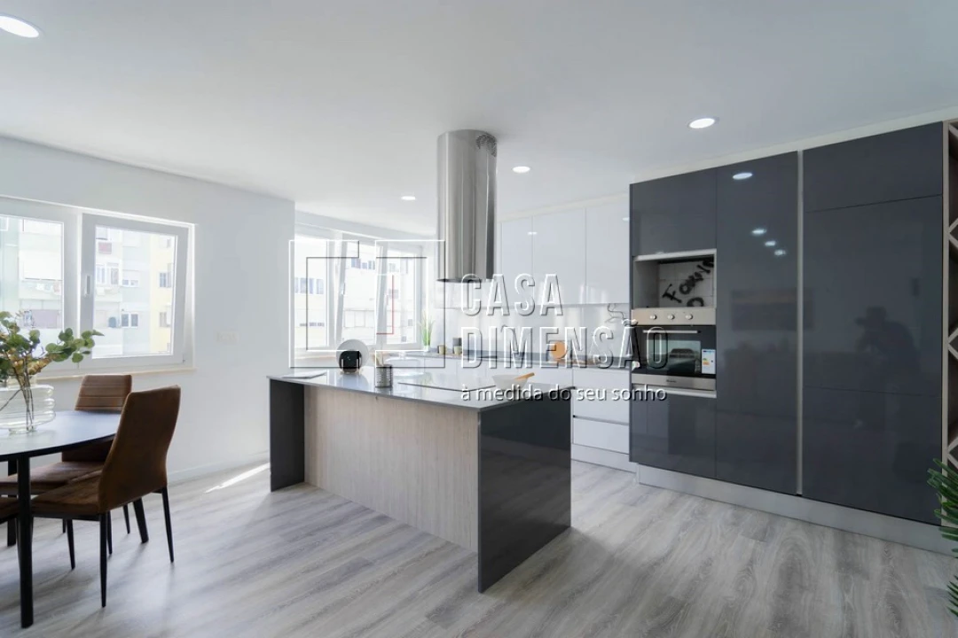 Apartamento T3 para Venda em Benfica Foto 2