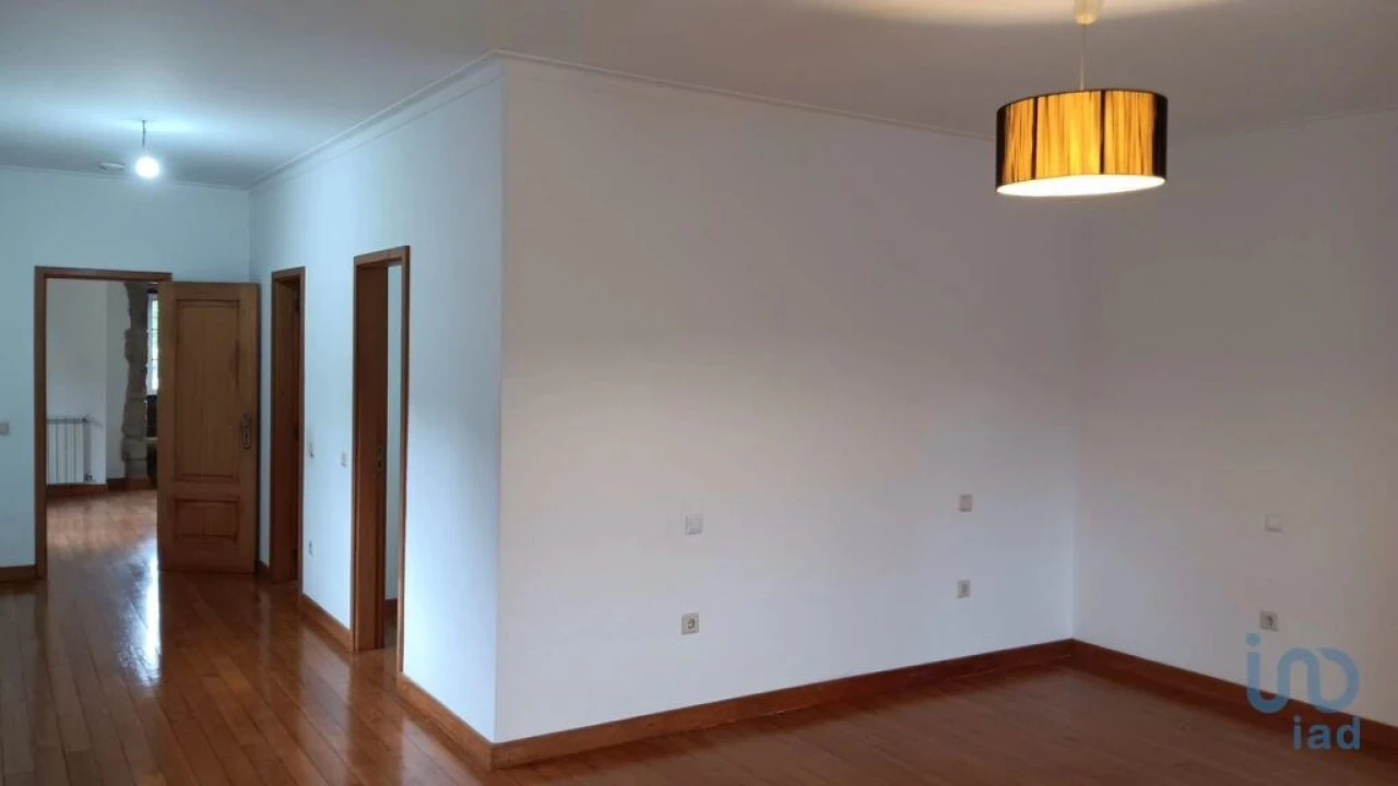 Moradia T3 para Venda em Oliveira (Santa Maria) Foto 8