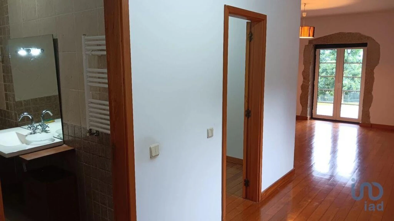 Moradia T3 para Venda em Oliveira (Santa Maria) Foto 13