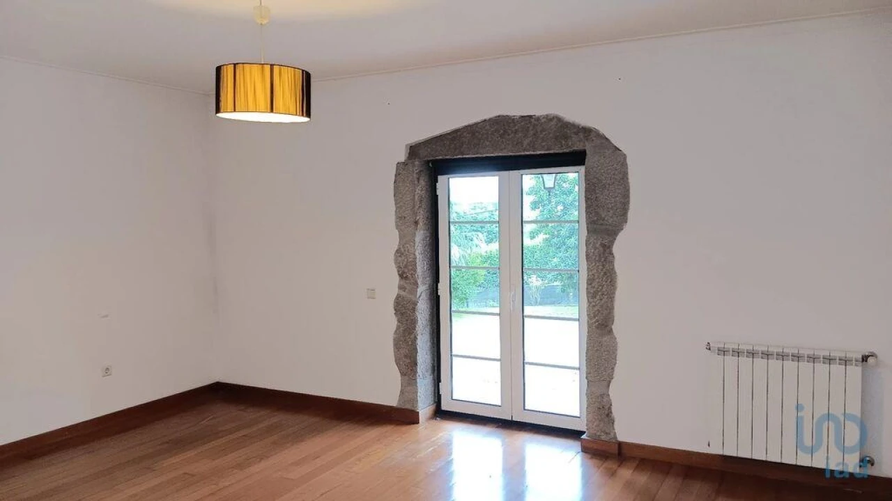 Moradia T3 para Venda em Oliveira (Santa Maria) Foto 9