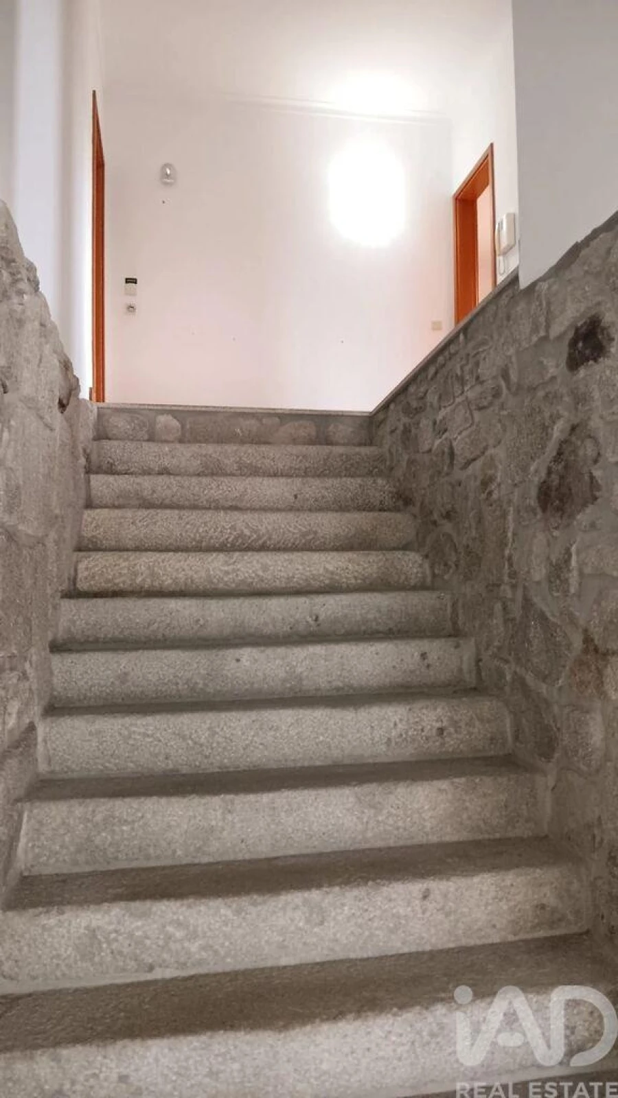 Moradia T3 para Venda em Oliveira (Santa Maria) Foto 22