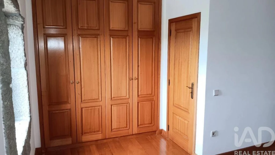 Moradia T3 para Venda em Oliveira (Santa Maria) Foto 17