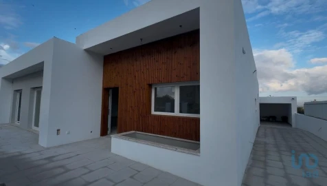 Moradia T4 para Venda em Azeitão (São Lourenço e São Simão)