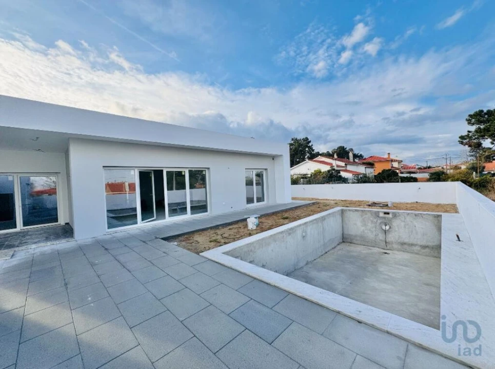 Moradia T4 para Venda em Azeitão (São Lourenço e São Simão) Foto 1