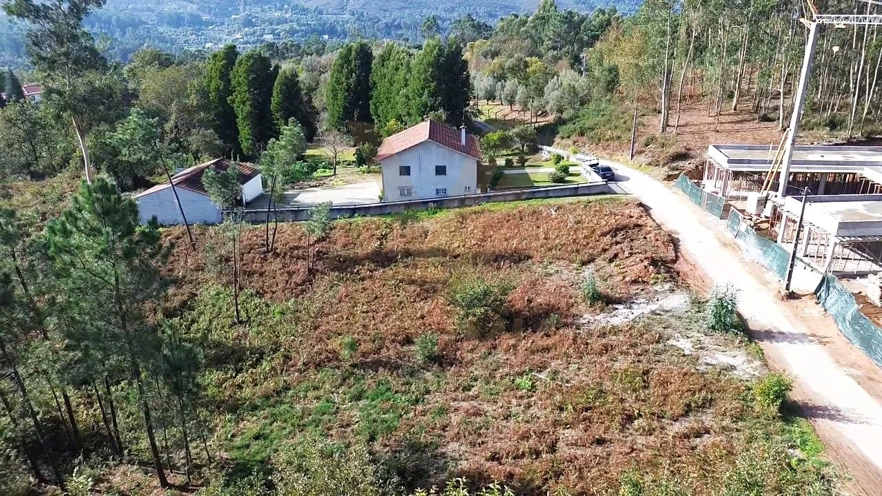 Terreno para Venda em Rebordões (Souto) Foto 1