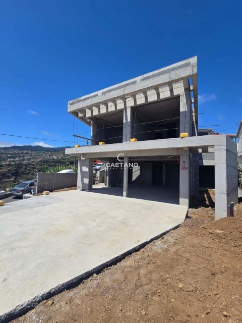 Moradia T4 para Venda em Ponta do Sol