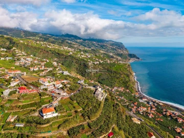 Moradia T4 para Venda em Ponta do Sol