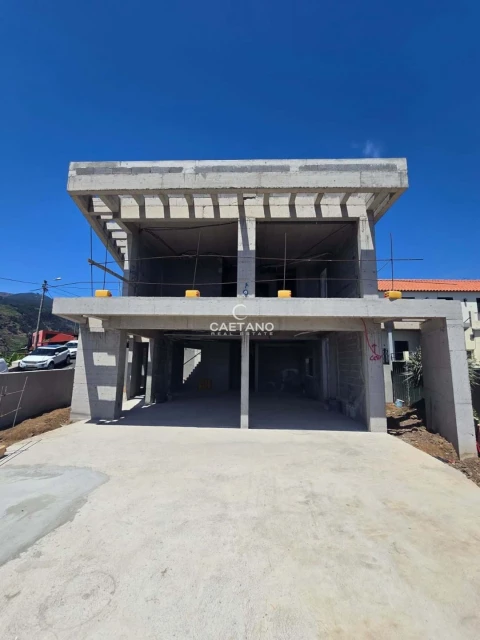 Moradia T4 para Venda em Ponta do Sol