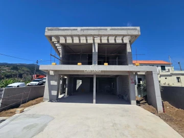 Moradia T4 para Venda em Ponta do Sol