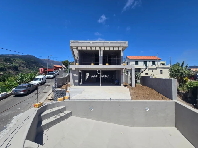 Moradia T4 para Venda em Ponta do Sol