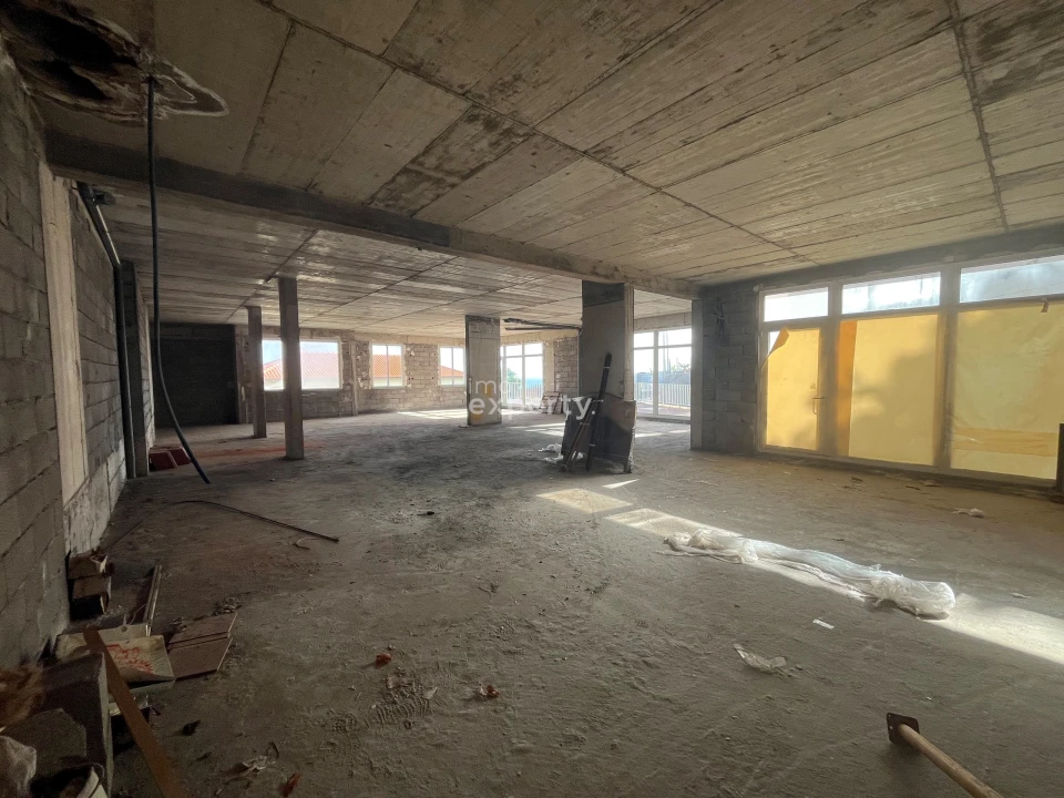 Negócio para Venda em Caniço Foto 3