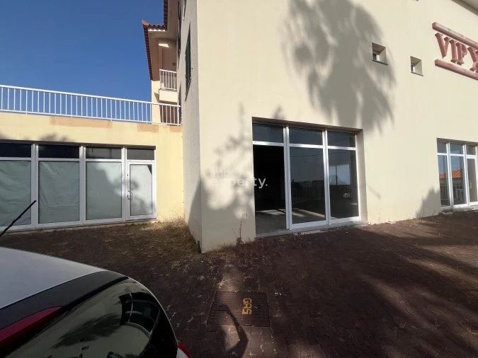 Negócio para Venda em Caniço Foto 1