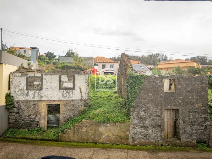 Moradia T2 para Venda em Porto Moniz Foto 2