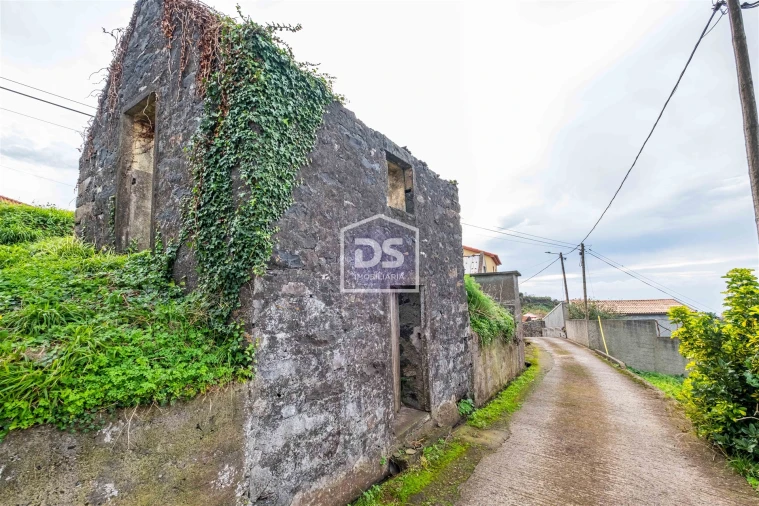 Moradia T2 para Venda em Porto Moniz Foto 13