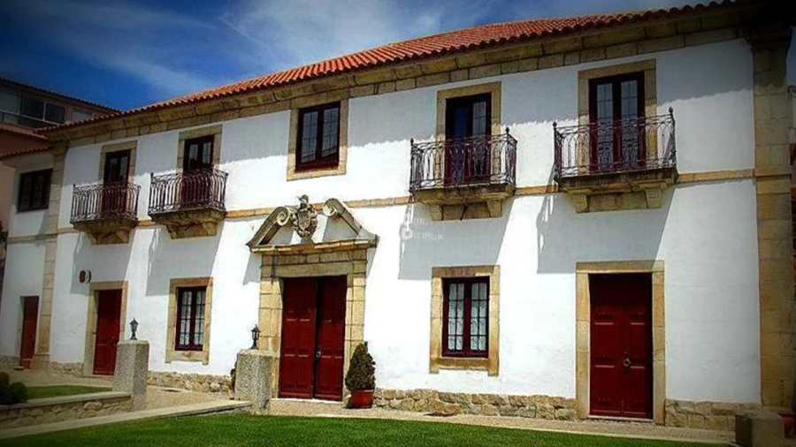 Moradia T6 para Venda em Tabuaço