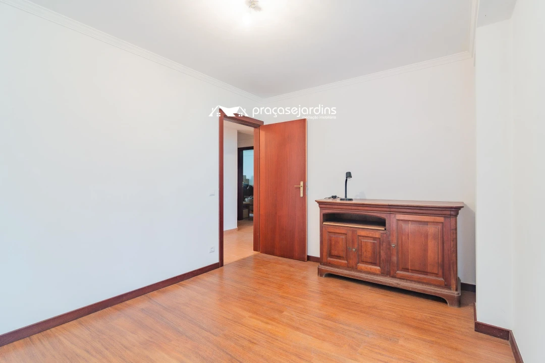 Prédio para Venda em Parceiros e Azoia Foto 19