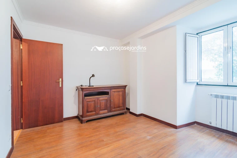 Prédio para Venda em Parceiros e Azoia Foto 18