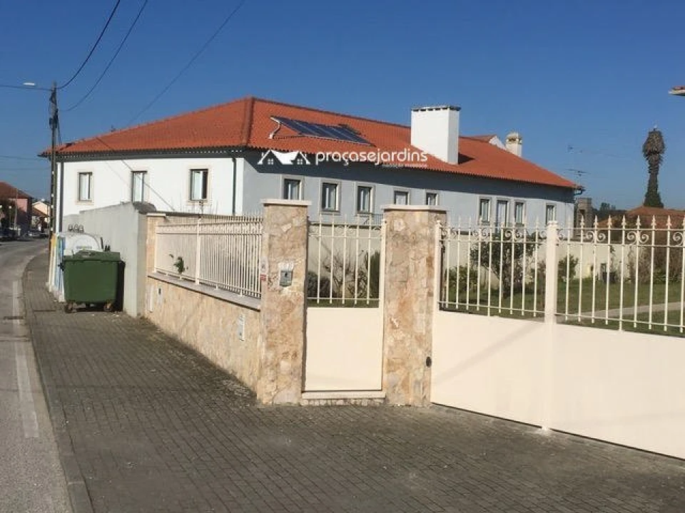 Prédio para Venda em Parceiros e Azoia Foto 2