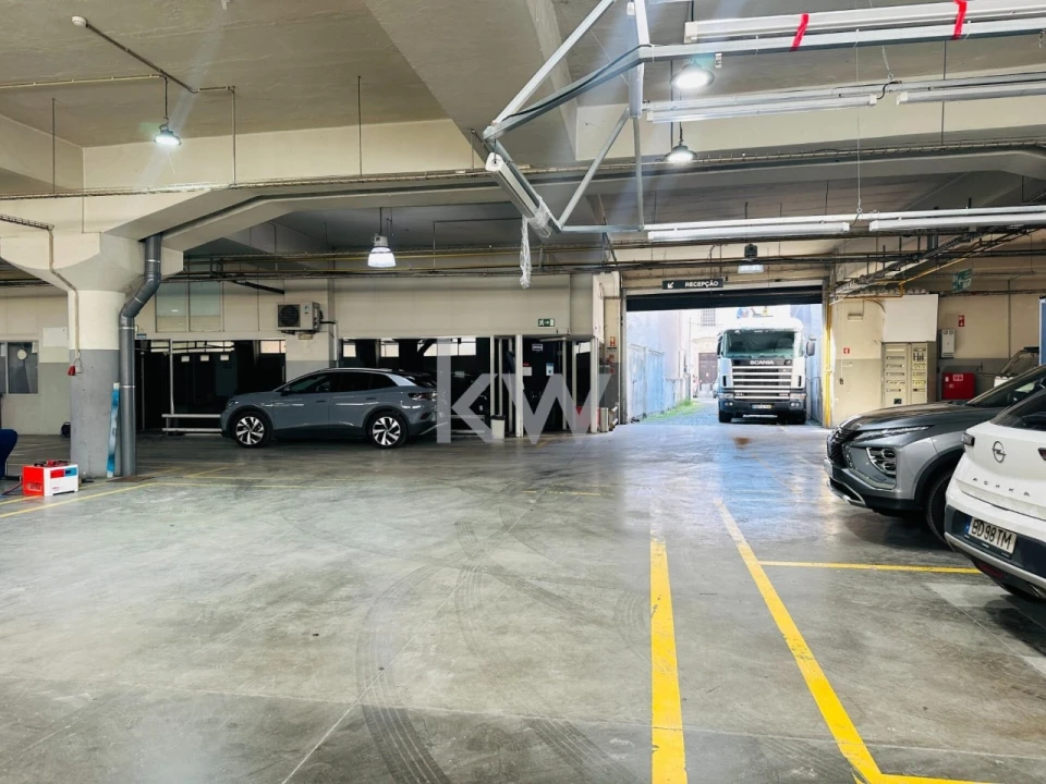 Armazém para Arrendamento em São Vicente Foto 1