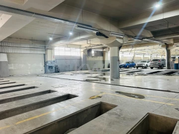 Armazém para Arrendamento em São Vicente