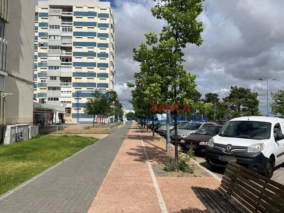 Apartamento T3 para Venda em Santo Antonio da Charneca Foto 3