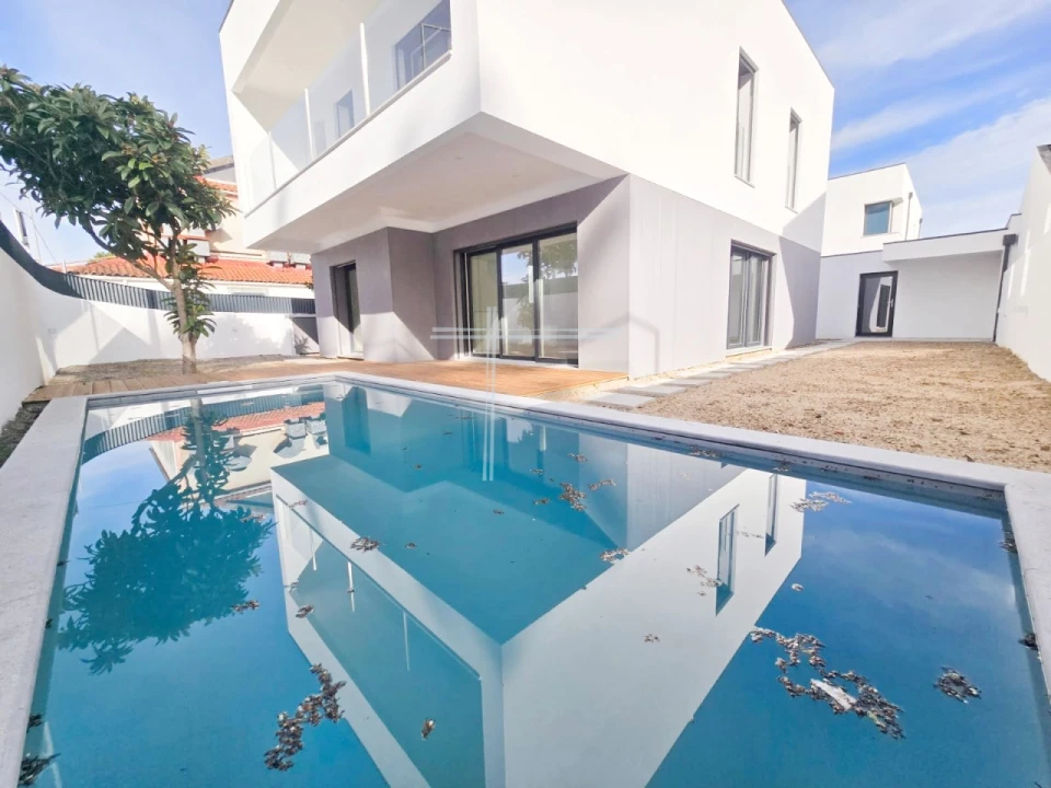 Moradia T3 para Venda em Charneca de Caparica e Sobreda Foto 2