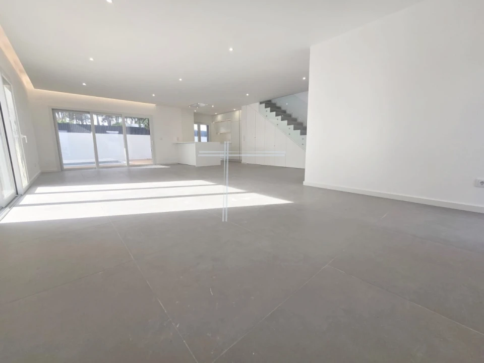 Moradia T3 para Venda em Charneca de Caparica e Sobreda Foto 3