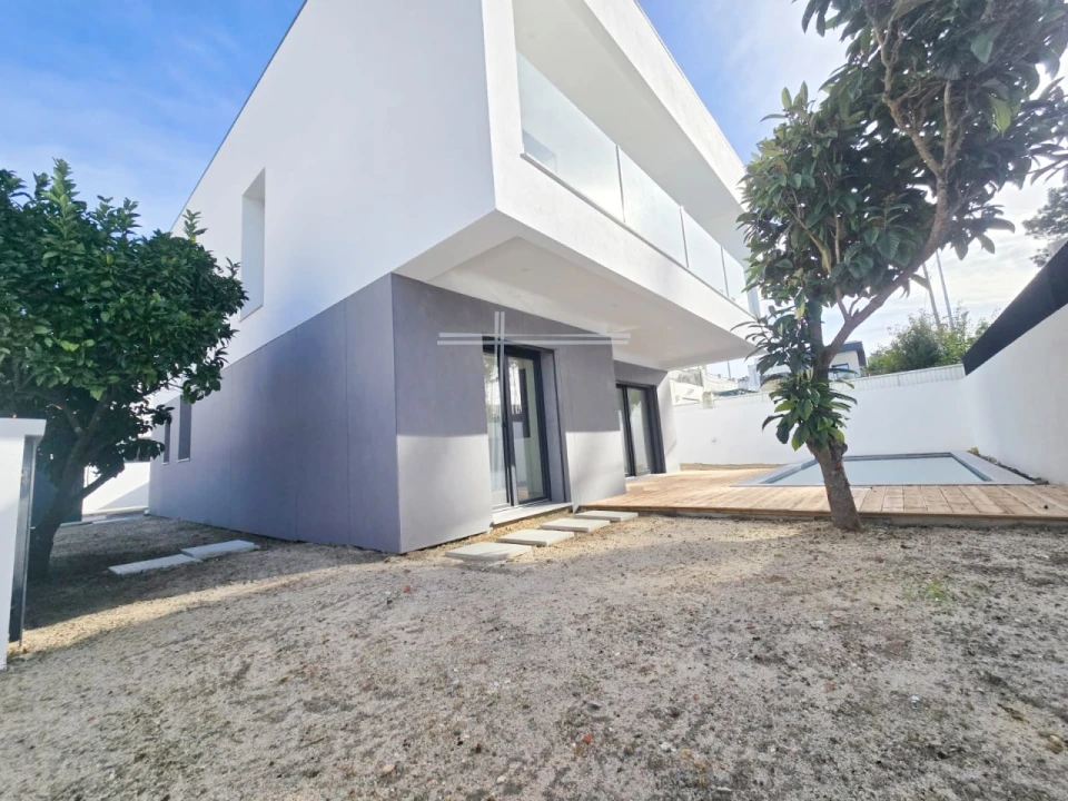 Moradia T3 para Venda em Charneca de Caparica e Sobreda Foto 38