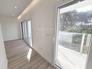 Moradia T3 para Venda em Charneca de Caparica e Sobreda