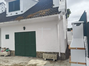 Moradia T3 para Venda em Charneca de Caparica e Sobreda