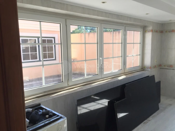 Moradia T6 para Venda em Queluz e Belas Foto 9