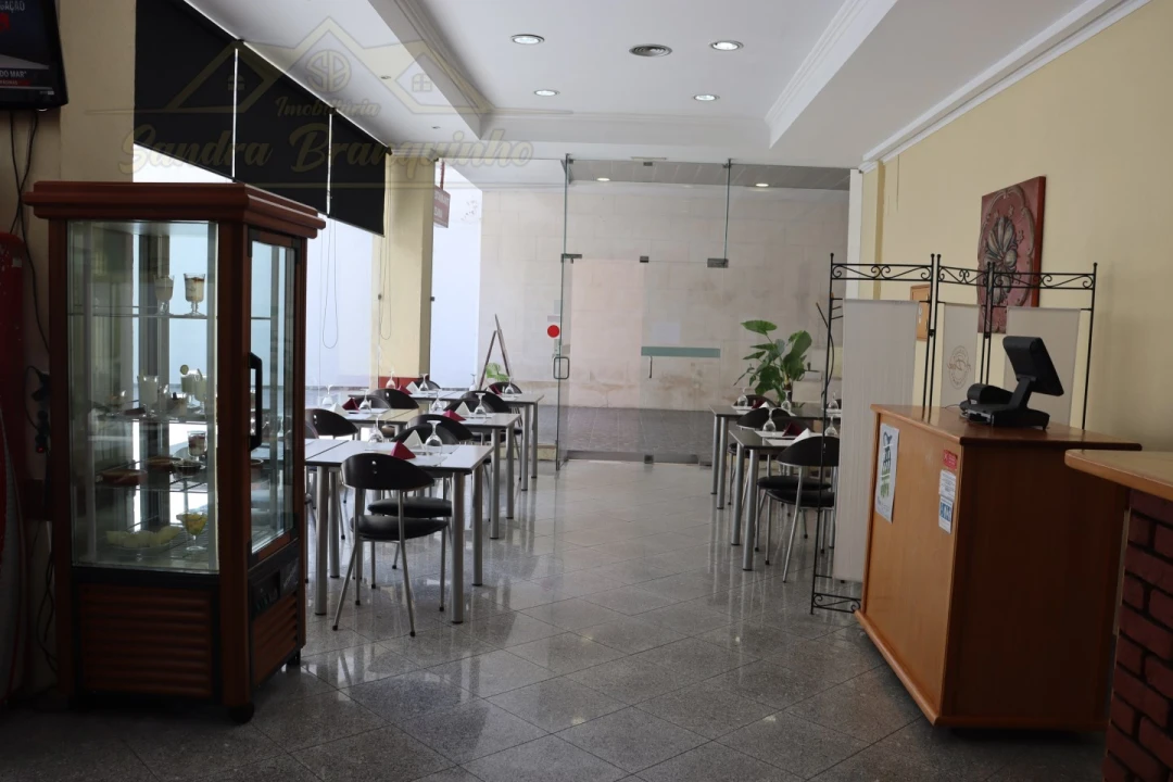 Negócio para Arrendamento em Santa Maria, São Pedro e Matacães Foto 9