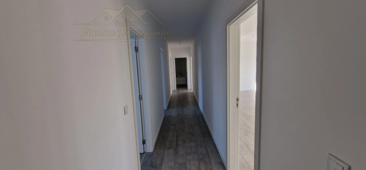 Apartamento T4 para Venda em Lourinhã e Atalaia Foto 11