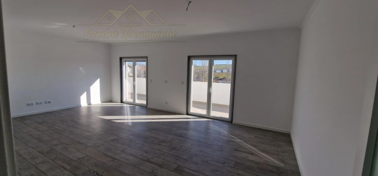 Apartamento T4 para Venda em Lourinhã e Atalaia Foto 13
