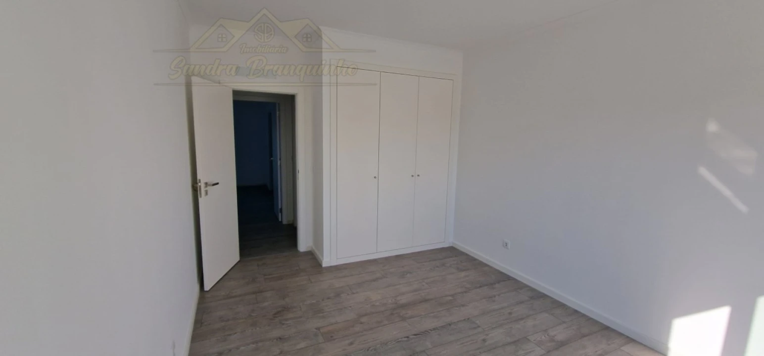 Apartamento T4 para Venda em Lourinhã e Atalaia Foto 32