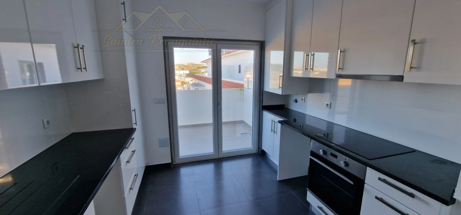 Apartamento T3 para Venda em Lourinhã e Atalaia Foto 8