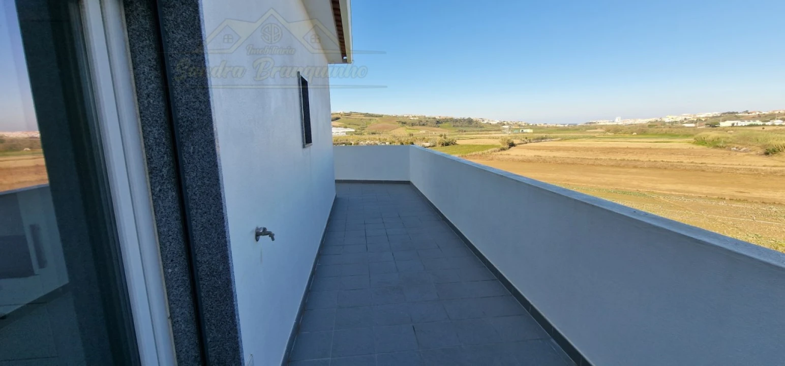 Apartamento T3 para Venda em Lourinhã e Atalaia Foto 9