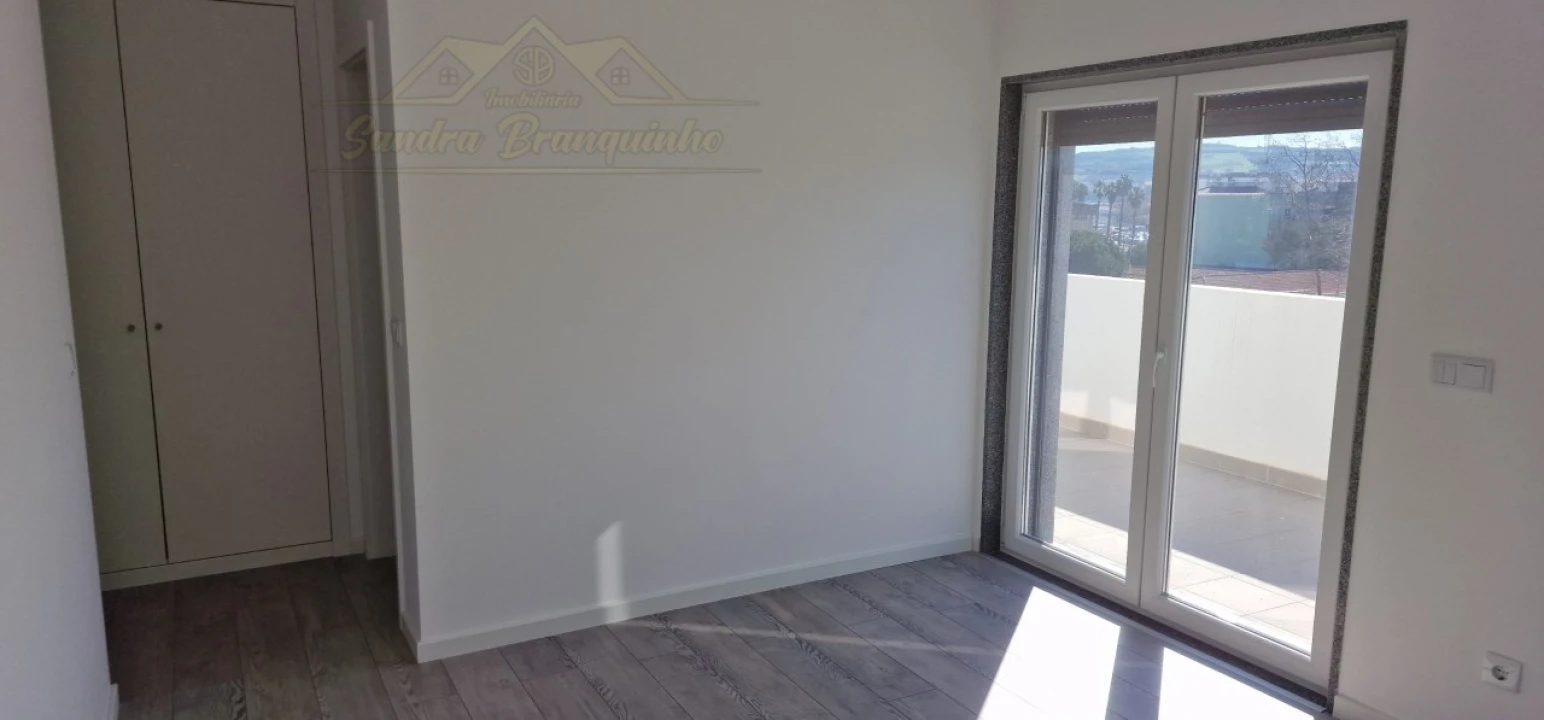 Apartamento T3 para Venda em Lourinhã e Atalaia Foto 22