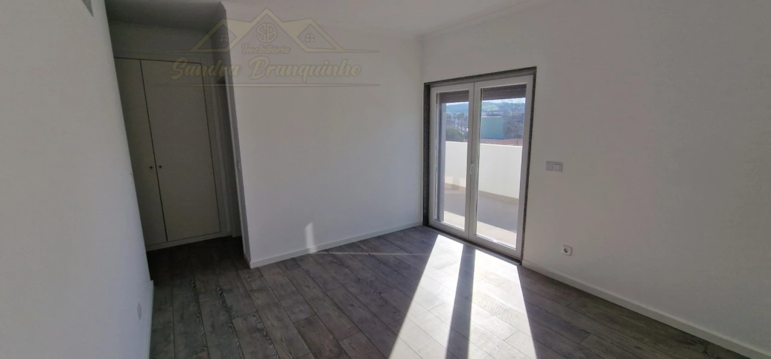 Apartamento T3 para Venda em Lourinhã e Atalaia Foto 23