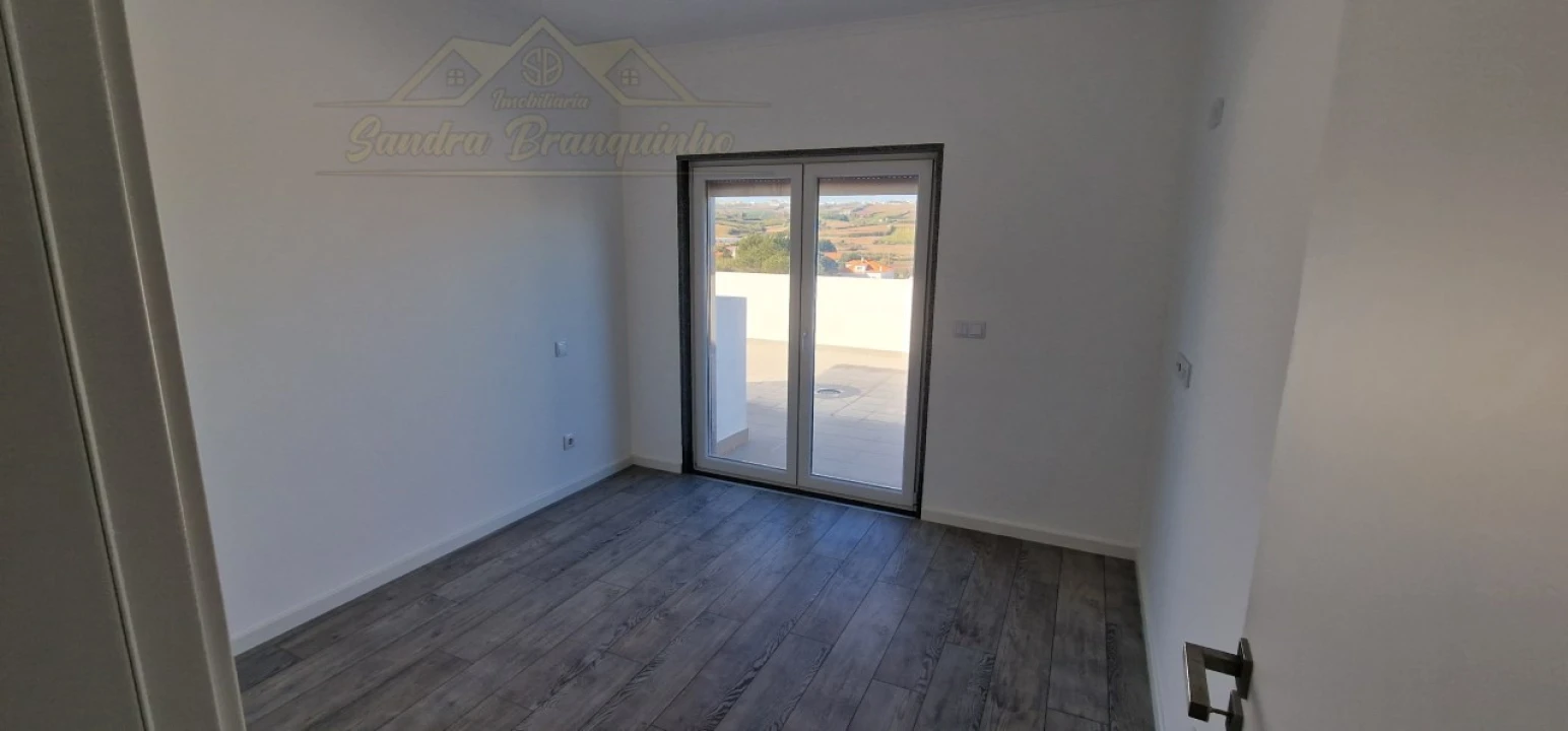 Apartamento T3 para Venda em Lourinhã e Atalaia Foto 24