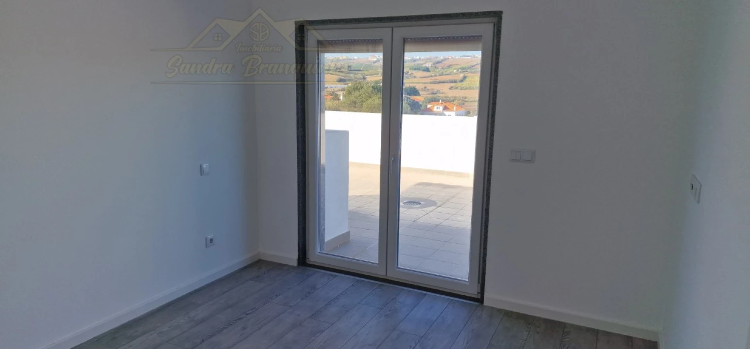 Apartamento T3 para Venda em Lourinhã e Atalaia Foto 25